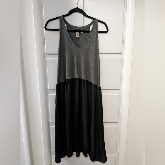 🔴SALE🔴 Anthropologie Dolan Left Coast Fabiana Knit Dress In Black Motif Size M - Picture 1 of 5